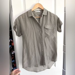 Everlane silk short sleeve shirt gray XS